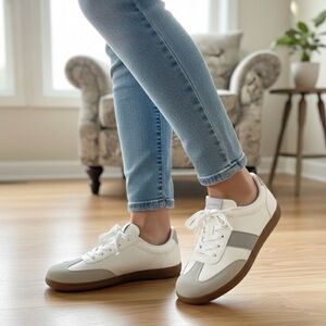 JSPORT Cecily Sneakers, Women’s 6.5, White Gray